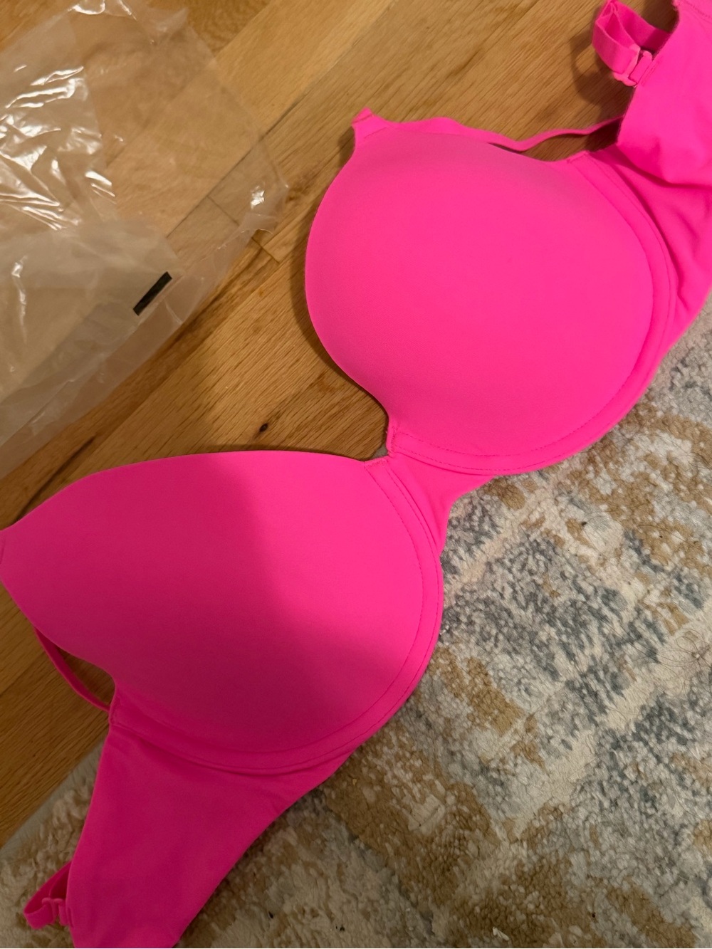 Skims firs everybody tshrt bra in Hot pink